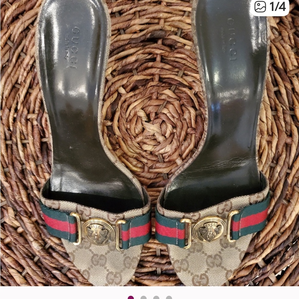💯 Authentic Vintage Gucci Women's Beige, Red and Green Heeled Sandals